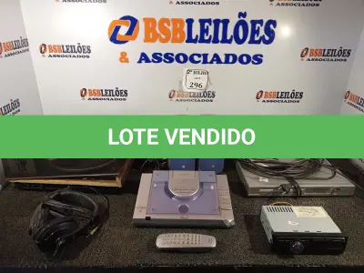 LOTE 296 - 01 TOCA DISCO ,01 APARELHO DE DVD , 01SOM PARA CARRO ,01SOM COM 02 CAIXAS E CABOS (NO ESTADO) ATENÇÃO! FAZER A VISITAÇÃO ANTES DE ARREMATAR, NÃO SABEMOS SE FUNCIONA. LEILÃO NÃO TEM GARANTIA E NEM DEVOLUÇÃO, SUJEITO A POSSÍVEIS AVARIAS VISÍVEIS/OCULTAS E/OU AUSÊNCIA DE COMPONENTES.