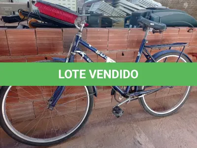 LOTE 410 - 01 BICICLETA CALOI ARO 26 AZUL (NO ESTADO) ATENÇÃO! FAZER A VISITAÇÃO ANTES DE ARREMATAR, NÃO SABEMOS SE FUNCIONA. LEILÃO NÃO TEM GARANTIA E NEM DEVOLUÇÃO, SUJEITO A POSSÍVEIS AVARIAS VISÍVEIS/OCULTAS E/OU AUSÊNCIA DE COMPONENTES.