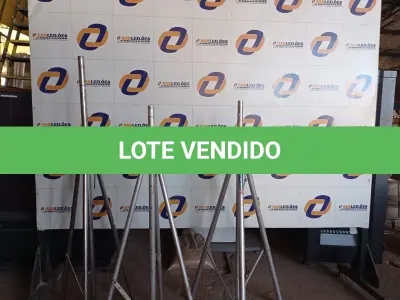 LOTE 047 - 03 TRIPÉS PARA CAIXAS (NO ESTADO) ATENÇÃO! FAZER A VISITAÇÃO ANTES DE ARREMATAR, NÃO SABEMOS SE FUNCIONA. LEILÃO NÃO TEM GARANTIA E NEM DEVOLUÇÃO, SUJEITO A POSSÍVEIS AVARIAS VISÍVEIS/OCULTAS E/OU AUSÊNCIA DE COMPONENTES.