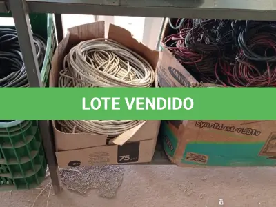 LOTE 147 - 03 CAIXAS COM CABOS DIVERSOS (NO ESTADO) ATENÇÃO! FAZER A VISITAÇÃO ANTES DE ARREMATAR, NÃO SABEMOS SE FUNCIONA. LEILÃO NÃO TEM GARANTIA E NEM DEVOLUÇÃO, SUJEITO A POSSÍVEIS AVARIAS VISÍVEIS/OCULTAS E/OU AUSÊNCIA DE COMPONENTES.