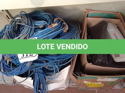 LOTE 312 - 01 CAIXA COM MATERIAIS DIVERSOS E CABOS DE REDE (NO ESTADO) ATENÇÃO! FAZER A VISITAÇÃO ANTES DE ARREMATAR, NÃO SABEMOS SE FUNCIONA. LEILÃO NÃO TEM GARANTIA E NEM DEVOLUÇÃO, SUJEITO A POSSÍVEIS AVARIAS VISÍVEIS/OCULTAS E/OU AUSÊNCIA DE COMPONENTES.