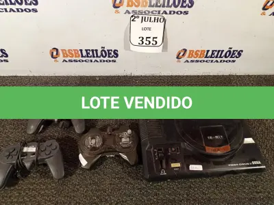 LOTE 355 - 01 MEGA DRIVE E 03 CONTROLES (NO ESTADO) ATENÇÃO! FAZER A VISITAÇÃO ANTES DE ARREMATAR, NÃO SABEMOS SE FUNCIONA. LEILÃO NÃO TEM GARANTIA E NEM DEVOLUÇÃO, SUJEITO A POSSÍVEIS AVARIAS VISÍVEIS/OCULTAS E/OU AUSÊNCIA DE COMPONENTES.