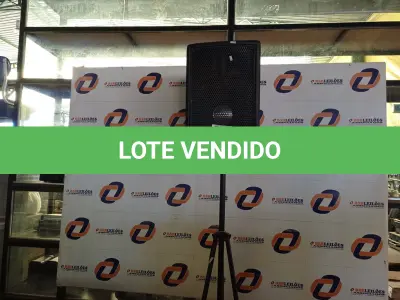 LOTE 257 - 01 CAIXA DE SOM MARCA SELENIUM PASSIVA COM TRIPE (NO ESTADO) ATENÇÃO! FAZER A VISITAÇÃO ANTES DE ARREMATAR, NÃO SABEMOS SE FUNCIONA. LEILÃO NÃO TEM GARANTIA E NEM DEVOLUÇÃO, SUJEITO A POSSÍVEIS AVARIAS VISÍVEIS/OCULTAS E/OU AUSÊNCIA DE COMPONENTES.