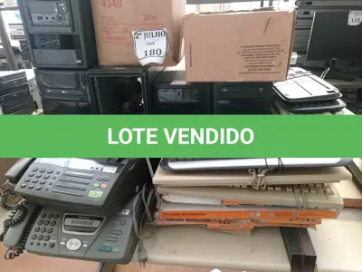 LOTE 180 - 05 CPUS, VÁRIOS TECLADOS ,01 CAIXA COM MOUSE ,02 FAX, FITAS CASSETE E FITAS VHS  (NO ESTADO) ATENÇÃO! FAZER A VISITAÇÃO ANTES DE ARREMATAR, NÃO SABEMOS SE FUNCIONA. LEILÃO NÃO TEM GARANTIA E NEM DEVOLUÇÃO, SUJEITO A POSSÍVEIS AVARIAS VISÍVEIS/OCULTAS E/OU AUSÊNCIA DE COMPONENTES.