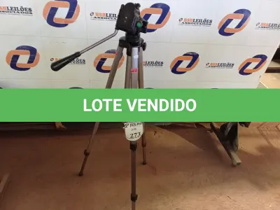 LOTE 273 - 01 TRIPÉ PARA CÂMERA (NO ESTADO) ATENÇÃO! FAZER A VISITAÇÃO ANTES DE ARREMATAR, NÃO SABEMOS SE FUNCIONA. LEILÃO NÃO TEM GARANTIA E NEM DEVOLUÇÃO, SUJEITO A POSSÍVEIS AVARIAS VISÍVEIS/OCULTAS E/OU AUSÊNCIA DE COMPONENTES.
