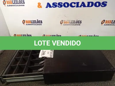 LOTE 246 - 01 CAIXA REGISTRADORA. (NO ESTADO) ATENÇÃO! FAZER A VISITAÇÃO ANTES DE ARREMATAR, NÃO SABEMOS SE FUNCIONA. LEILÃO NÃO TEM GARANTIA E NEM DEVOLUÇÃO, SUJEITO A POSSÍVEIS AVARIAS VISÍVEIS/OCULTAS E/OU AUSÊNCIA DE COMPONENTES.