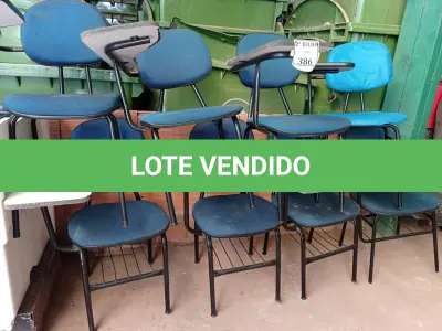 LOTE 386 - 08 CADEIRAS UNIVERSITÁRIAS (NO ESTADO) ATENÇÃO! FAZER A VISITAÇÃO ANTES DE ARREMATAR, NÃO SABEMOS SE FUNCIONA. LEILÃO NÃO TEM GARANTIA E NEM DEVOLUÇÃO, SUJEITO A POSSÍVEIS AVARIAS VISÍVEIS/OCULTAS E/OU AUSÊNCIA DE COMPONENTES.