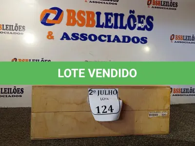 LOTE 124 - 01 AMPLIFICADOR MARCA GRADIENTE MODELO 160 COM CAIXA DE MADEIRA. (NO ESTADO) ATENÇÃO! FAZER A VISITAÇÃO ANTES DE ARREMATAR, NÃO SABEMOS SE FUNCIONA. LEILÃO NÃO TEM GARANTIA E NEM DEVOLUÇÃO, SUJEITO A POSSÍVEIS AVARIAS VISÍVEIS/OCULTAS E/OU AUSÊNCIA DE COMPONENTES.