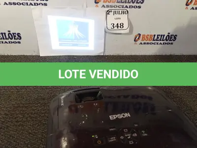 LOTE 348 - 01 PROJETOR EPSON HDMI (NO ESTADO) ATENÇÃO! FAZER A VISITAÇÃO ANTES DE ARREMATAR, NÃO SABEMOS SE FUNCIONA. LEILÃO NÃO TEM GARANTIA E NEM DEVOLUÇÃO, SUJEITO A POSSÍVEIS AVARIAS VISÍVEIS/OCULTAS E/OU AUSÊNCIA DE COMPONENTES.