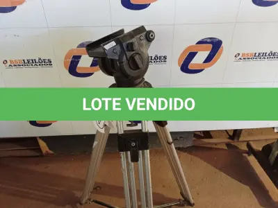 LOTE 278 - 01 TRIPÉ PROFISSIONAL MARCA BORGE (NO ESTADO) ATENÇÃO! FAZER A VISITAÇÃO ANTES DE ARREMATAR, NÃO SABEMOS SE FUNCIONA. LEILÃO NÃO TEM GARANTIA E NEM DEVOLUÇÃO, SUJEITO A POSSÍVEIS AVARIAS VISÍVEIS/OCULTAS E/OU AUSÊNCIA DE COMPONENTES.