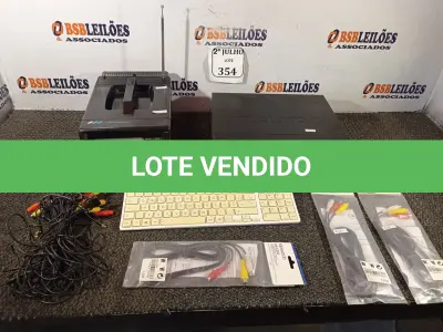 LOTE 354 - 01 TV/RADIO, 01 TECLADO SEM FIO ,03 CABOS VÍDEOS , 02 DVRS INTELBRAS  ,06 CÂMERAS DE RÉ E 02 ANTENAS PARA GPS AUTOMOTIVO (NO ESTADO) ATENÇÃO! FAZER A VISITAÇÃO ANTES DE ARREMATAR, NÃO SABEMOS SE FUNCIONA. LEILÃO NÃO TEM GARANTIA E NEM DEVOLUÇÃO, SUJEITO A POSSÍVEIS AVARIAS VISÍVEIS/OCULTAS E/OU AUSÊNCIA DE COMPONENTES.