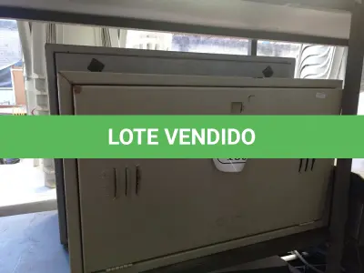 LOTE 155 - 01 CAIXA DE BATERIA E 01 QUADRO ELÉTRICO (NO ESTADO) ATENÇÃO! FAZER A VISITAÇÃO ANTES DE ARREMATAR, NÃO SABEMOS SE FUNCIONA. LEILÃO NÃO TEM GARANTIA E NEM DEVOLUÇÃO, SUJEITO A POSSÍVEIS AVARIAS VISÍVEIS/OCULTAS E/OU AUSÊNCIA DE COMPONENTES.