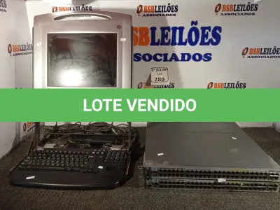LOTE 280 - 02 SWITCHES E 01 CONSOLO COM TECLADO E MONITOR PARA SERVIDOR (NO ESTADO) ATENÇÃO! FAZER A VISITAÇÃO ANTES DE ARREMATAR, NÃO SABEMOS SE FUNCIONA. LEILÃO NÃO TEM GARANTIA E NEM DEVOLUÇÃO, SUJEITO A POSSÍVEIS AVARIAS VISÍVEIS/OCULTAS E/OU AUSÊNCIA DE COMPONENTES.