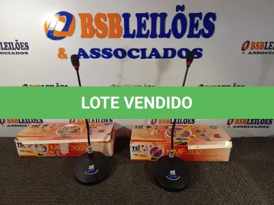 LOTE 138 - 02 MICROFONES DE MESA PROFISSIONAL MMF 302. (NO ESTADO) ATENÇÃO! FAZER A VISITAÇÃO ANTES DE ARREMATAR, NÃO SABEMOS SE FUNCIONA. LEILÃO NÃO TEM GARANTIA E NEM DEVOLUÇÃO, SUJEITO A POSSÍVEIS AVARIAS VISÍVEIS/OCULTAS E/OU AUSÊNCIA DE COMPONENTES.