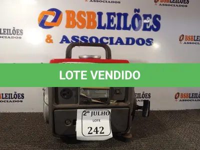 LOTE 242 - 01 GERADOR DE ENERGIA 2 TEMPOS MOTOMIL MOD: MG950 (NO ESTADO) ATENÇÃO! FAZER A VISITAÇÃO ANTES DE ARREMATAR, NÃO SABEMOS SE FUNCIONA. LEILÃO NÃO TEM GARANTIA E NEM DEVOLUÇÃO, SUJEITO A POSSÍVEIS AVARIAS VISÍVEIS/OCULTAS E/OU AUSÊNCIA DE COMPONENTES.
