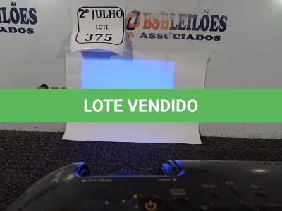 LOTE 375 - 01 PROJETOR EPSON HDMI (NO ESTADO) ATENÇÃO! FAZER A VISITAÇÃO ANTES DE ARREMATAR, NÃO SABEMOS SE FUNCIONA. LEILÃO NÃO TEM GARANTIA E NEM DEVOLUÇÃO, SUJEITO A POSSÍVEIS AVARIAS VISÍVEIS/OCULTAS E/OU AUSÊNCIA DE COMPONENTES.