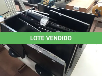 LOTE 279 - 14 MONITORES MARCAS E MODELOS DIVERSOS (NO ESTADO) ATENÇÃO! FAZER A VISITAÇÃO ANTES DE ARREMATAR, NÃO SABEMOS SE FUNCIONA. LEILÃO NÃO TEM GARANTIA E NEM DEVOLUÇÃO, SUJEITO A POSSÍVEIS AVARIAS VISÍVEIS/OCULTAS E/OU AUSÊNCIA DE COMPONENTES.