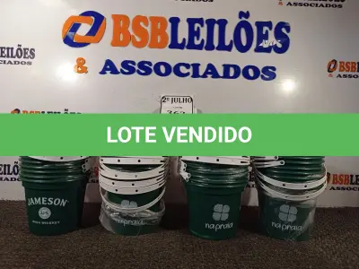 LOTE 362 - 40 BALDES PEQUENOS PARA GELO (NO ESTADO) ATENÇÃO! FAZER A VISITAÇÃO ANTES DE ARREMATAR, NÃO SABEMOS SE FUNCIONA. LEILÃO NÃO TEM GARANTIA E NEM DEVOLUÇÃO, SUJEITO A POSSÍVEIS AVARIAS VISÍVEIS/OCULTAS E/OU AUSÊNCIA DE COMPONENTES.