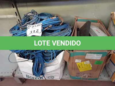 LOTE 312 - 01 CAIXA COM MATERIAIS DIVERSOS E CABOS DE REDE (NO ESTADO) ATENÇÃO! FAZER A VISITAÇÃO ANTES DE ARREMATAR, NÃO SABEMOS SE FUNCIONA. LEILÃO NÃO TEM GARANTIA E NEM DEVOLUÇÃO, SUJEITO A POSSÍVEIS AVARIAS VISÍVEIS/OCULTAS E/OU AUSÊNCIA DE COMPONENTES.