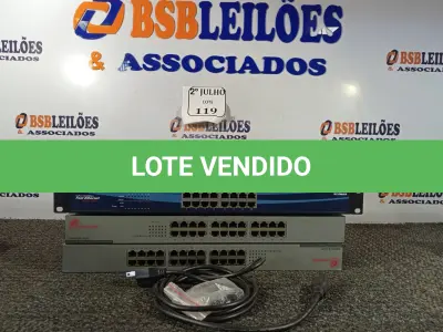 LOTE 119 - 04 SWITCHES. (NO ESTADO) ATENÇÃO! FAZER A VISITAÇÃO ANTES DE ARREMATAR, NÃO SABEMOS SE FUNCIONA. LEILÃO NÃO TEM GARANTIA E NEM DEVOLUÇÃO, SUJEITO A POSSÍVEIS AVARIAS VISÍVEIS/OCULTAS E/OU AUSÊNCIA DE COMPONENTES.