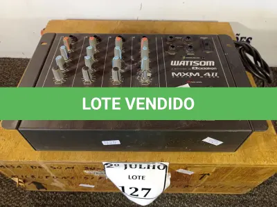 LOTE 127 - 01 MESA DE SOM WATTSOM MXM 4II COM CAIXA DE MADEIRA. (NO ESTADO) ATENÇÃO! FAZER A VISITAÇÃO ANTES DE ARREMATAR, NÃO SABEMOS SE FUNCIONA. LEILÃO NÃO TEM GARANTIA E NEM DEVOLUÇÃO, SUJEITO A POSSÍVEIS AVARIAS VISÍVEIS/OCULTAS E/OU AUSÊNCIA DE COMPONENTES.