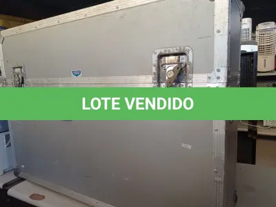 LOTE 240 - 01 CASE EM MADEIRA (NO ESTADO) ATENÇÃO! FAZER A VISITAÇÃO ANTES DE ARREMATAR, NÃO SABEMOS SE FUNCIONA. LEILÃO NÃO TEM GARANTIA E NEM DEVOLUÇÃO, SUJEITO A POSSÍVEIS AVARIAS VISÍVEIS/OCULTAS E/OU AUSÊNCIA DE COMPONENTES.