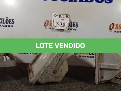 LOTE 330 - 03 REFLETORES (NO ESTADO) ATENÇÃO! FAZER A VISITAÇÃO ANTES DE ARREMATAR, NÃO SABEMOS SE FUNCIONA. LEILÃO NÃO TEM GARANTIA E NEM DEVOLUÇÃO, SUJEITO A POSSÍVEIS AVARIAS VISÍVEIS/OCULTAS E/OU AUSÊNCIA DE COMPONENTES.