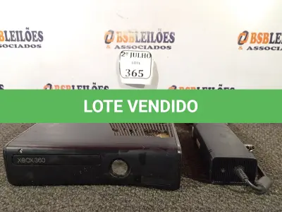 LOTE 365 - 01 CONSOLE DE XBOX 360 COM FONTE (NO ESTADO) ATENÇÃO! FAZER A VISITAÇÃO ANTES DE ARREMATAR, NÃO SABEMOS SE FUNCIONA. LEILÃO NÃO TEM GARANTIA E NEM DEVOLUÇÃO, SUJEITO A POSSÍVEIS AVARIAS VISÍVEIS/OCULTAS E/OU AUSÊNCIA DE COMPONENTES.