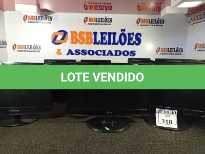 LOTE 318 - 04 MONITORES MARCAS E MODELOS DIVERSOS (NO ESTADO) ATENÇÃO! FAZER A VISITAÇÃO ANTES DE ARREMATAR, NÃO SABEMOS SE FUNCIONA. LEILÃO NÃO TEM GARANTIA E NEM DEVOLUÇÃO, SUJEITO A POSSÍVEIS AVARIAS VISÍVEIS/OCULTAS E/OU AUSÊNCIA DE COMPONENTES.