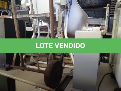 LOTE 270 - 01 CADEIRA PARA ALIMENTAÇÃO INCOMPLETA, 01CADEIRA DE PÉ PALITO , 01 SUPORTE DE LUMINÁRIA ,01 CARRINHO DE CARGA E 01 QUADRO ELÉTRICO (NO ESTADO) ATENÇÃO! FAZER A VISITAÇÃO ANTES DE ARREMATAR, NÃO SABEMOS SE FUNCIONA. LEILÃO NÃO TEM GARANTIA E NEM DEVOLUÇÃO, SUJEITO A POSSÍVEIS AVARIAS VISÍVEIS/OCULTAS E/OU AUSÊNCIA DE COMPONENTES.