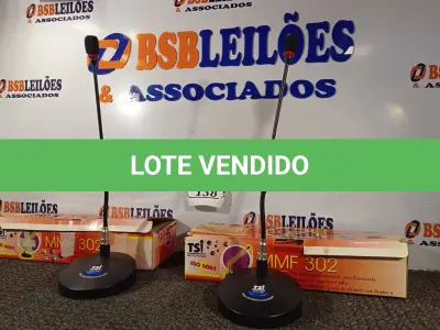 LOTE 138 - 02 MICROFONES DE MESA PROFISSIONAL MMF 302. (NO ESTADO) ATENÇÃO! FAZER A VISITAÇÃO ANTES DE ARREMATAR, NÃO SABEMOS SE FUNCIONA. LEILÃO NÃO TEM GARANTIA E NEM DEVOLUÇÃO, SUJEITO A POSSÍVEIS AVARIAS VISÍVEIS/OCULTAS E/OU AUSÊNCIA DE COMPONENTES.