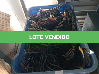 LOTE 121 - 01 LOTE COM 02 TIPOS DE CABOS. (NO ESTADO) ATENÇÃO! FAZER A VISITAÇÃO ANTES DE ARREMATAR, NÃO SABEMOS SE FUNCIONA. LEILÃO NÃO TEM GARANTIA E NEM DEVOLUÇÃO, SUJEITO A POSSÍVEIS AVARIAS VISÍVEIS/OCULTAS E/OU AUSÊNCIA DE COMPONENTES.