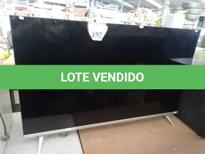 LOTE 187 - 01 TV PHILIPS 50”COM CONTROLE COM AVARIAS (NO ESTADO) ATENÇÃO! FAZER A VISITAÇÃO ANTES DE ARREMATAR, NÃO SABEMOS SE FUNCIONA. LEILÃO NÃO TEM GARANTIA E NEM DEVOLUÇÃO, SUJEITO A POSSÍVEIS AVARIAS VISÍVEIS/OCULTAS E/OU AUSÊNCIA DE COMPONENTES.
