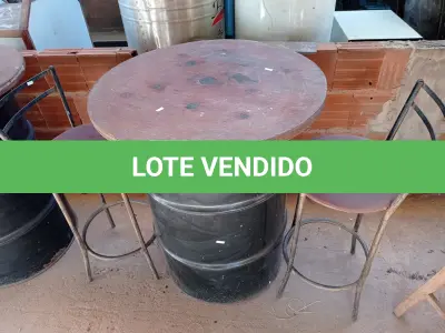 LOTE 398 - 01 MESA DE TAMBOR E 02 BANQUETAS BASE EM FERRO (NO ESTADO) ATENÇÃO! FAZER A VISITAÇÃO ANTES DE ARREMATAR, NÃO SABEMOS SE FUNCIONA. LEILÃO NÃO TEM GARANTIA E NEM DEVOLUÇÃO, SUJEITO A POSSÍVEIS AVARIAS VISÍVEIS/OCULTAS E/OU AUSÊNCIA DE COMPONENTES.