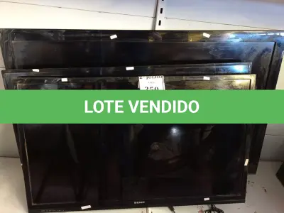 LOTE 250 - 03 TVS MARCAS E MODELOS DIVERSOS COM AVARIAS (NO ESTADO) ATENÇÃO! FAZER A VISITAÇÃO ANTES DE ARREMATAR, NÃO SABEMOS SE FUNCIONA. LEILÃO NÃO TEM GARANTIA E NEM DEVOLUÇÃO, SUJEITO A POSSÍVEIS AVARIAS VISÍVEIS/OCULTAS E/OU AUSÊNCIA DE COMPONENTES.