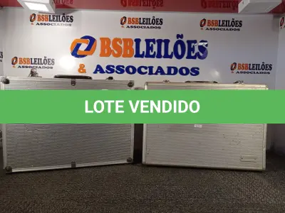 LOTE 176 - 01 MESA DE SOM 06 CANAIS MARCA UNIC MOD: MAC-06 E 02 MALETAS (NO ESTADO) ATENÇÃO! FAZER A VISITAÇÃO ANTES DE ARREMATAR, NÃO SABEMOS SE FUNCIONA. LEILÃO NÃO TEM GARANTIA E NEM DEVOLUÇÃO, SUJEITO A POSSÍVEIS AVARIAS VISÍVEIS/OCULTAS E/OU AUSÊNCIA DE COMPONENTES.