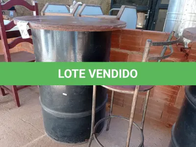 LOTE 400 - 01 MESA DE TAMBOR E 01 BANQUETAS BASE EM FERRO (NO ESTADO) ATENÇÃO! FAZER A VISITAÇÃO ANTES DE ARREMATAR, NÃO SABEMOS SE FUNCIONA. LEILÃO NÃO TEM GARANTIA E NEM DEVOLUÇÃO, SUJEITO A POSSÍVEIS AVARIAS VISÍVEIS/OCULTAS E/OU AUSÊNCIA DE COMPONENTES.