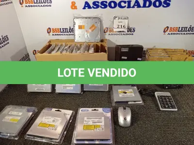 LOTE 216 - 07 HDS DIVERSOS ,10 BASES INFERIORES CAP 07,01 HD EXTERNO E 06 ADAPTADORES DE CARDDY (NO ESTADO) ATENÇÃO! FAZER A VISITAÇÃO ANTES DE ARREMATAR, NÃO SABEMOS SE FUNCIONA. LEILÃO NÃO TEM GARANTIA E NEM DEVOLUÇÃO, SUJEITO A POSSÍVEIS AVARIAS VISÍVEIS/OCULTAS E/OU AUSÊNCIA DE COMPONENTES.