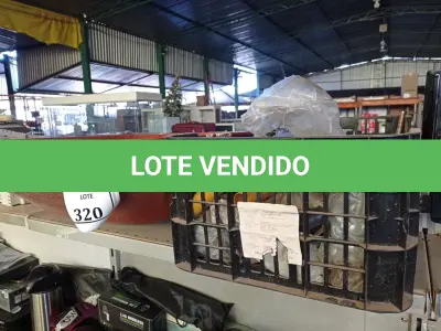 LOTE 320 - 03 CUBAS PARA CARRINHO DE MÃO E CAIXA COM PEÇAS (NO ESTADO) ATENÇÃO! FAZER A VISITAÇÃO ANTES DE ARREMATAR, NÃO SABEMOS SE FUNCIONA. LEILÃO NÃO TEM GARANTIA E NEM DEVOLUÇÃO, SUJEITO A POSSÍVEIS AVARIAS VISÍVEIS/OCULTAS E/OU AUSÊNCIA DE COMPONENTES.