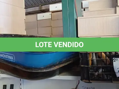 LOTE 253 - 05 CUBAS PARA CARRINHO DE MÃO E CAIXA COM PEÇAS (NO ESTADO) ATENÇÃO! FAZER A VISITAÇÃO ANTES DE ARREMATAR, NÃO SABEMOS SE FUNCIONA. LEILÃO NÃO TEM GARANTIA E NEM DEVOLUÇÃO, SUJEITO A POSSÍVEIS AVARIAS VISÍVEIS/OCULTAS E/OU AUSÊNCIA DE COMPONENTES.