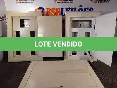LOTE 132 - 03 QUADROS ELÉTRICOS. (NO ESTADO) ATENÇÃO! FAZER A VISITAÇÃO ANTES DE ARREMATAR, NÃO SABEMOS SE FUNCIONA. LEILÃO NÃO TEM GARANTIA E NEM DEVOLUÇÃO, SUJEITO A POSSÍVEIS AVARIAS VISÍVEIS/OCULTAS E/OU AUSÊNCIA DE COMPONENTES.