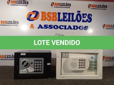 LOTE 335 - 02 COFRES DIGITAIS (NO ESTADO) ATENÇÃO! FAZER A VISITAÇÃO ANTES DE ARREMATAR, NÃO SABEMOS SE FUNCIONA. LEILÃO NÃO TEM GARANTIA E NEM DEVOLUÇÃO, SUJEITO A POSSÍVEIS AVARIAS VISÍVEIS/OCULTAS E/OU AUSÊNCIA DE COMPONENTES.