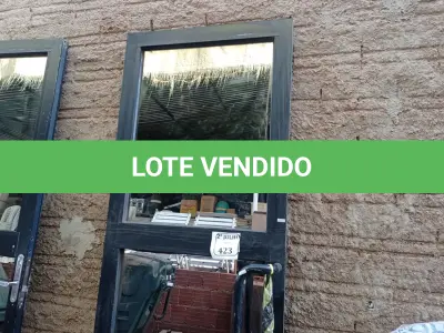 LOTE 423 - 01 PORTA EM ALUMÍNIO COM VIDRO BRINDADO (NO ESTADO) ATENÇÃO! FAZER A VISITAÇÃO ANTES DE ARREMATAR, NÃO SABEMOS SE FUNCIONA. LEILÃO NÃO TEM GARANTIA E NEM DEVOLUÇÃO, SUJEITO A POSSÍVEIS AVARIAS VISÍVEIS/OCULTAS E/OU AUSÊNCIA DE COMPONENTES.