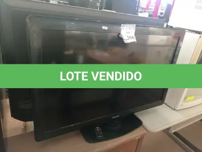 LOTE 186 - 01 TV PHILIPS 40” (NO ESTADO) ATENÇÃO! FAZER A VISITAÇÃO ANTES DE ARREMATAR, NÃO SABEMOS SE FUNCIONA. LEILÃO NÃO TEM GARANTIA E NEM DEVOLUÇÃO, SUJEITO A POSSÍVEIS AVARIAS VISÍVEIS/OCULTAS E/OU AUSÊNCIA DE COMPONENTES.