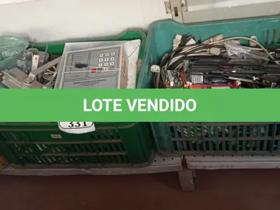 LOTE 331 - 03 CAIXA COM CABOS DIVERSOS E PERIFÉRICOS DIVERSOS (NO ESTADO) ATENÇÃO! FAZER A VISITAÇÃO ANTES DE ARREMATAR, NÃO SABEMOS SE FUNCIONA. LEILÃO NÃO TEM GARANTIA E NEM DEVOLUÇÃO, SUJEITO A POSSÍVEIS AVARIAS VISÍVEIS/OCULTAS E/OU AUSÊNCIA DE COMPONENTES.