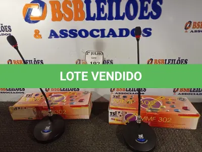LOTE 192 - 02 MICROFONES DE MESA PROFISSIONAL MMF 302. (NO ESTADO) ATENÇÃO! FAZER A VISITAÇÃO ANTES DE ARREMATAR, NÃO SABEMOS SE FUNCIONA. LEILÃO NÃO TEM GARANTIA E NEM DEVOLUÇÃO, SUJEITO A POSSÍVEIS AVARIAS VISÍVEIS/OCULTAS E/OU AUSÊNCIA DE COMPONENTES.