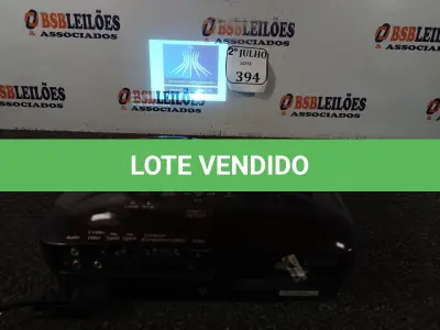 LOTE 394 - 01 PROJETOR EPSON HDMI (NO ESTADO) ATENÇÃO! FAZER A VISITAÇÃO ANTES DE ARREMATAR, NÃO SABEMOS SE FUNCIONA. LEILÃO NÃO TEM GARANTIA E NEM DEVOLUÇÃO, SUJEITO A POSSÍVEIS AVARIAS VISÍVEIS/OCULTAS E/OU AUSÊNCIA DE COMPONENTES.