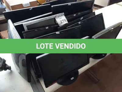 LOTE 279 - 14 MONITORES MARCAS E MODELOS DIVERSOS (NO ESTADO) ATENÇÃO! FAZER A VISITAÇÃO ANTES DE ARREMATAR, NÃO SABEMOS SE FUNCIONA. LEILÃO NÃO TEM GARANTIA E NEM DEVOLUÇÃO, SUJEITO A POSSÍVEIS AVARIAS VISÍVEIS/OCULTAS E/OU AUSÊNCIA DE COMPONENTES.