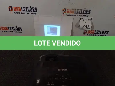 LOTE 343 - 01 PROJETOR EPSON HDMI (NO ESTADO) ATENÇÃO! FAZER A VISITAÇÃO ANTES DE ARREMATAR, NÃO SABEMOS SE FUNCIONA. LEILÃO NÃO TEM GARANTIA E NEM DEVOLUÇÃO, SUJEITO A POSSÍVEIS AVARIAS VISÍVEIS/OCULTAS E/OU AUSÊNCIA DE COMPONENTES.