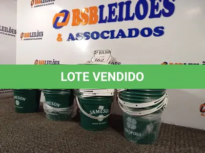 LOTE 362 - 40 BALDES PEQUENOS PARA GELO (NO ESTADO) ATENÇÃO! FAZER A VISITAÇÃO ANTES DE ARREMATAR, NÃO SABEMOS SE FUNCIONA. LEILÃO NÃO TEM GARANTIA E NEM DEVOLUÇÃO, SUJEITO A POSSÍVEIS AVARIAS VISÍVEIS/OCULTAS E/OU AUSÊNCIA DE COMPONENTES.